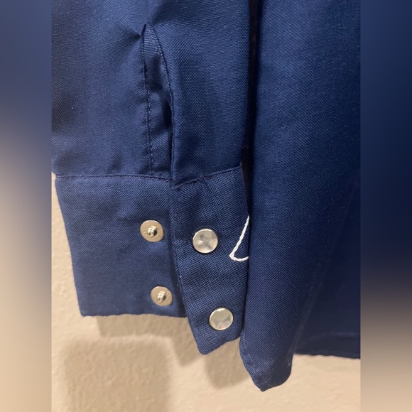 Vintage Blue Wrangler Western Shirt, Embroidery Design, Pearl Buttons - Picture 7 of 12